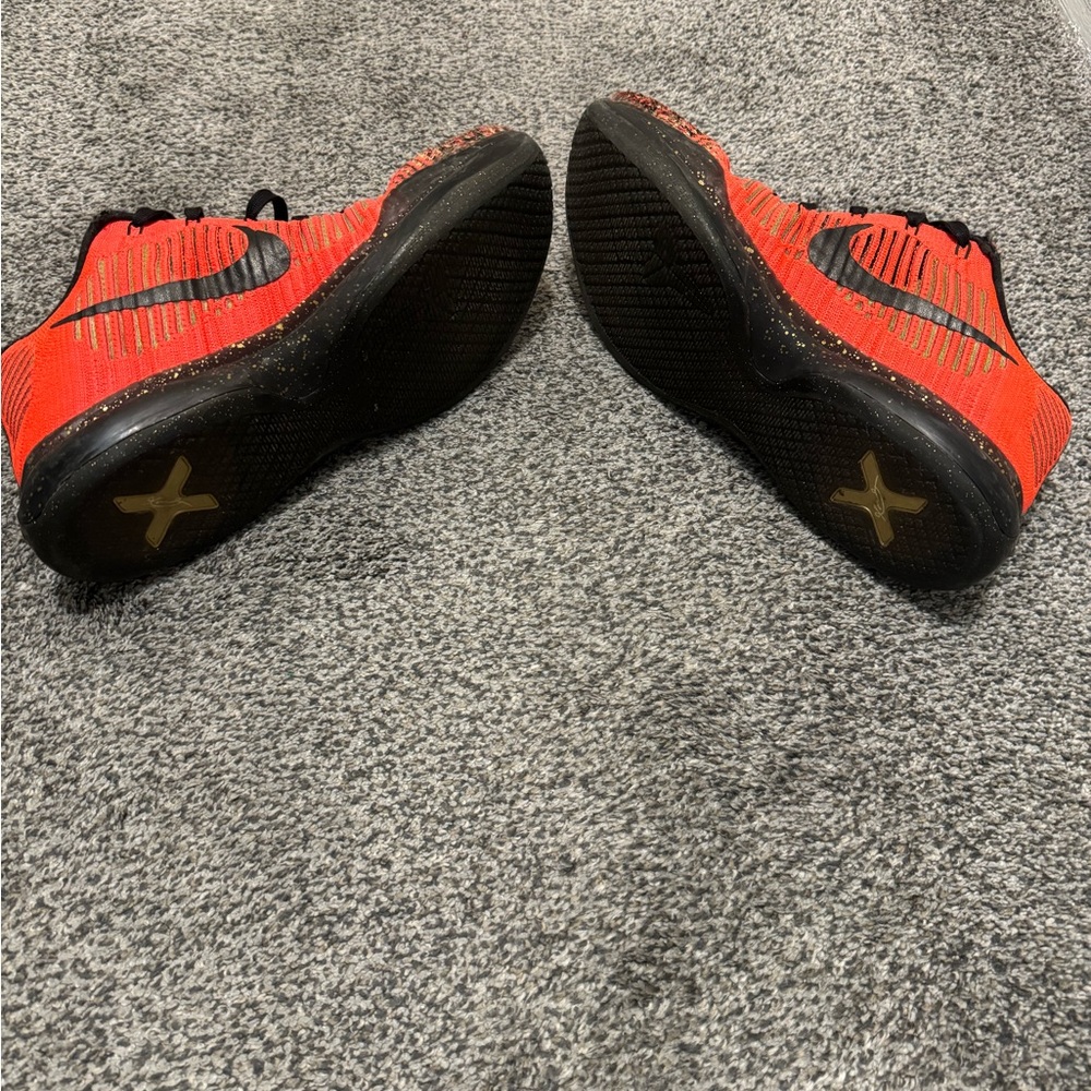 RARE Kobe 10 Elite Low Christmas Shoes - Picture 5 of 5